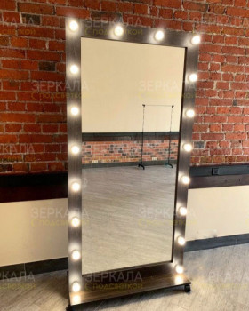 Гримерное зеркало в темной раме с подсветкой на подставке 200х100