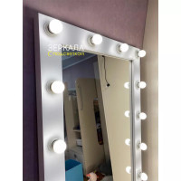 Белое гримерное зеркало с подсветкой лампочками 170х80